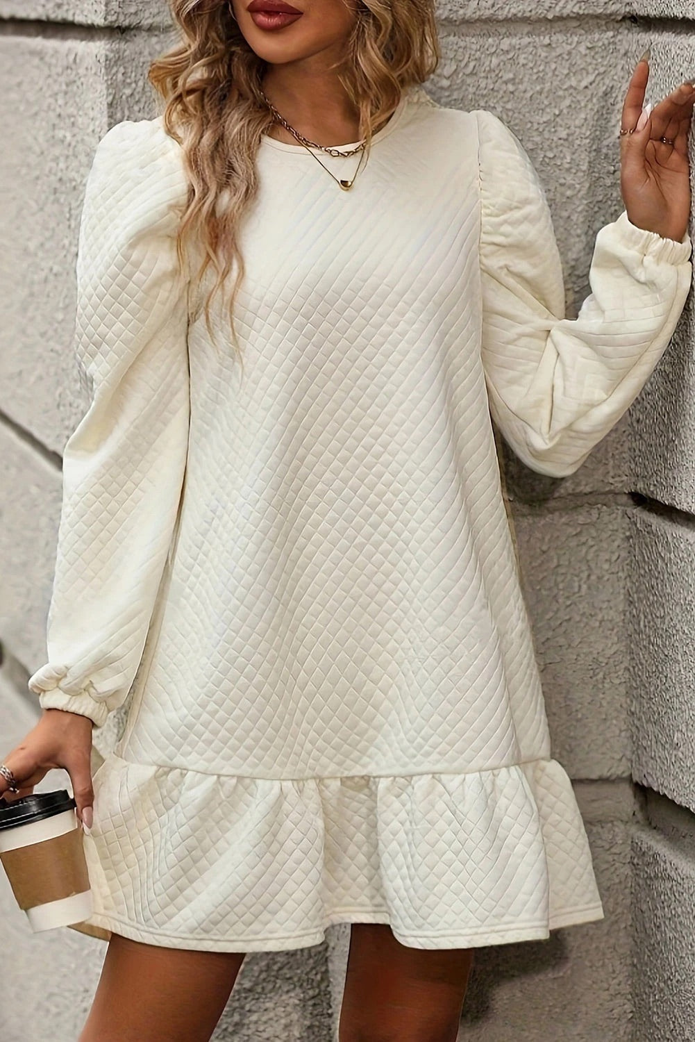 CM | Minivestido estructurado blanco con dobladillo de volantes