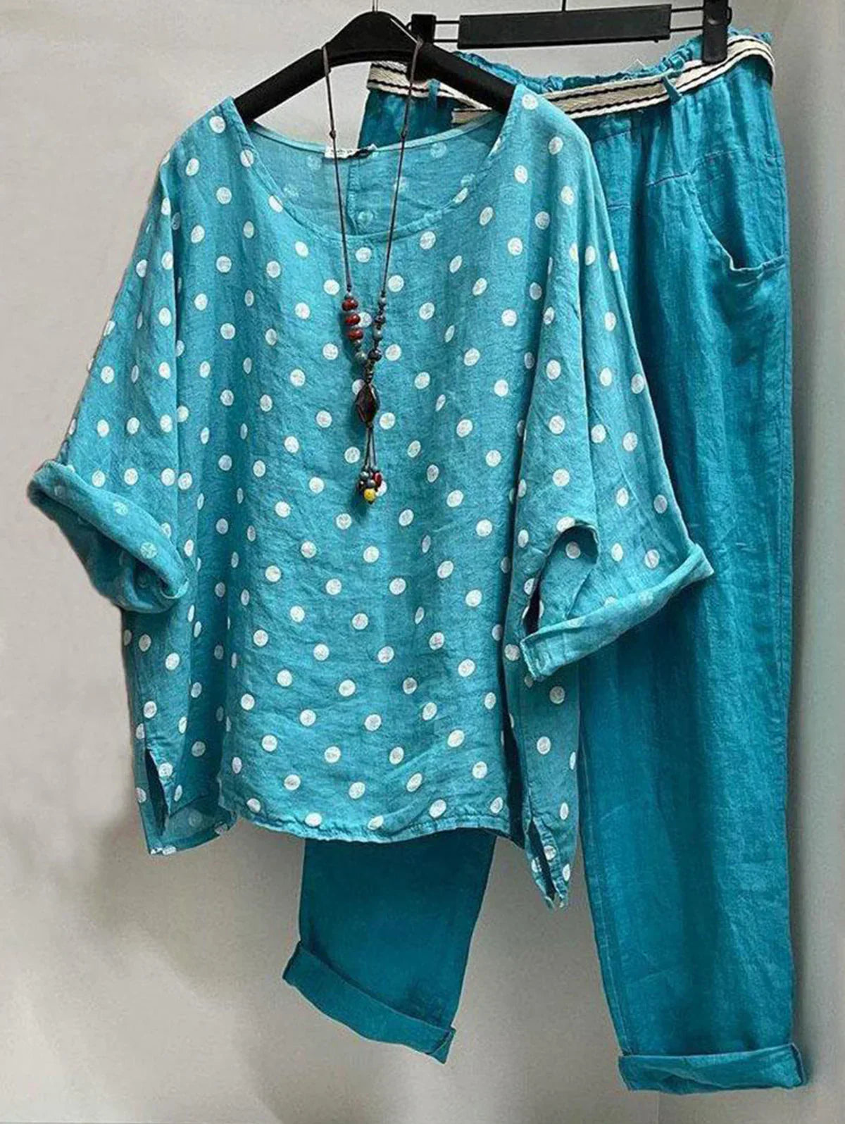 CM | Blusa casual con escote redondo de lunares y pantalón con bolsillos en pack de 2