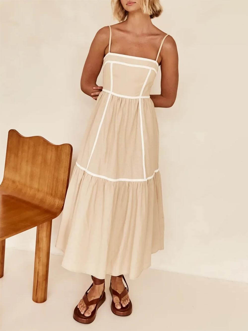CM | Vestido Midi con Tirantes Ajustables y Ribetes de Color en Contraste