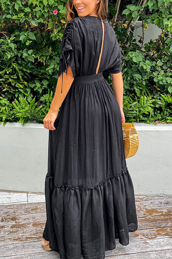 CM | Kimono negro plisado con cordón y mangas con volantes maxi vestido