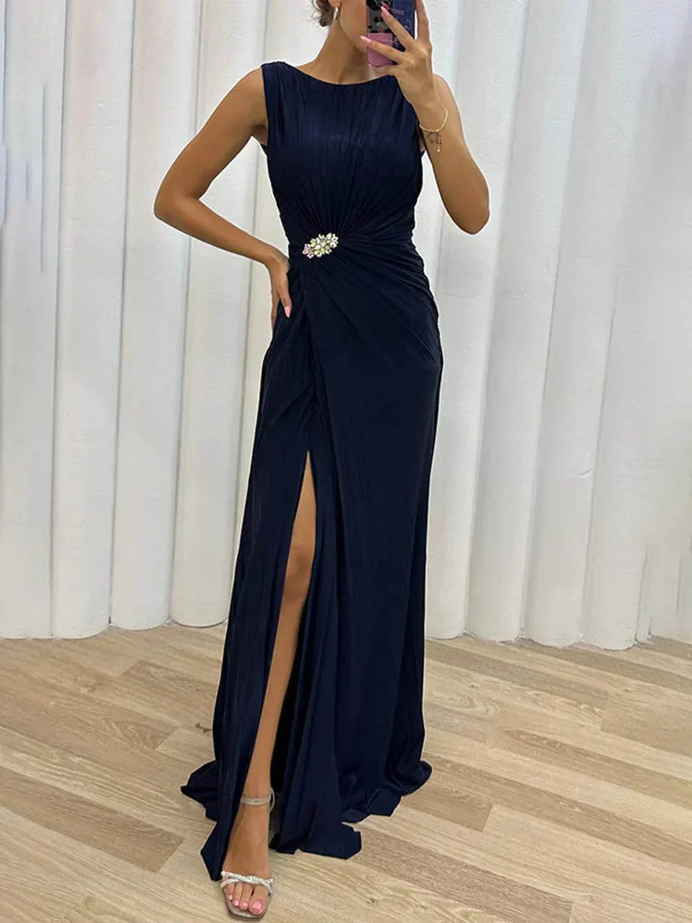CM | Atemporal y favorecedor maxi vestido dividido