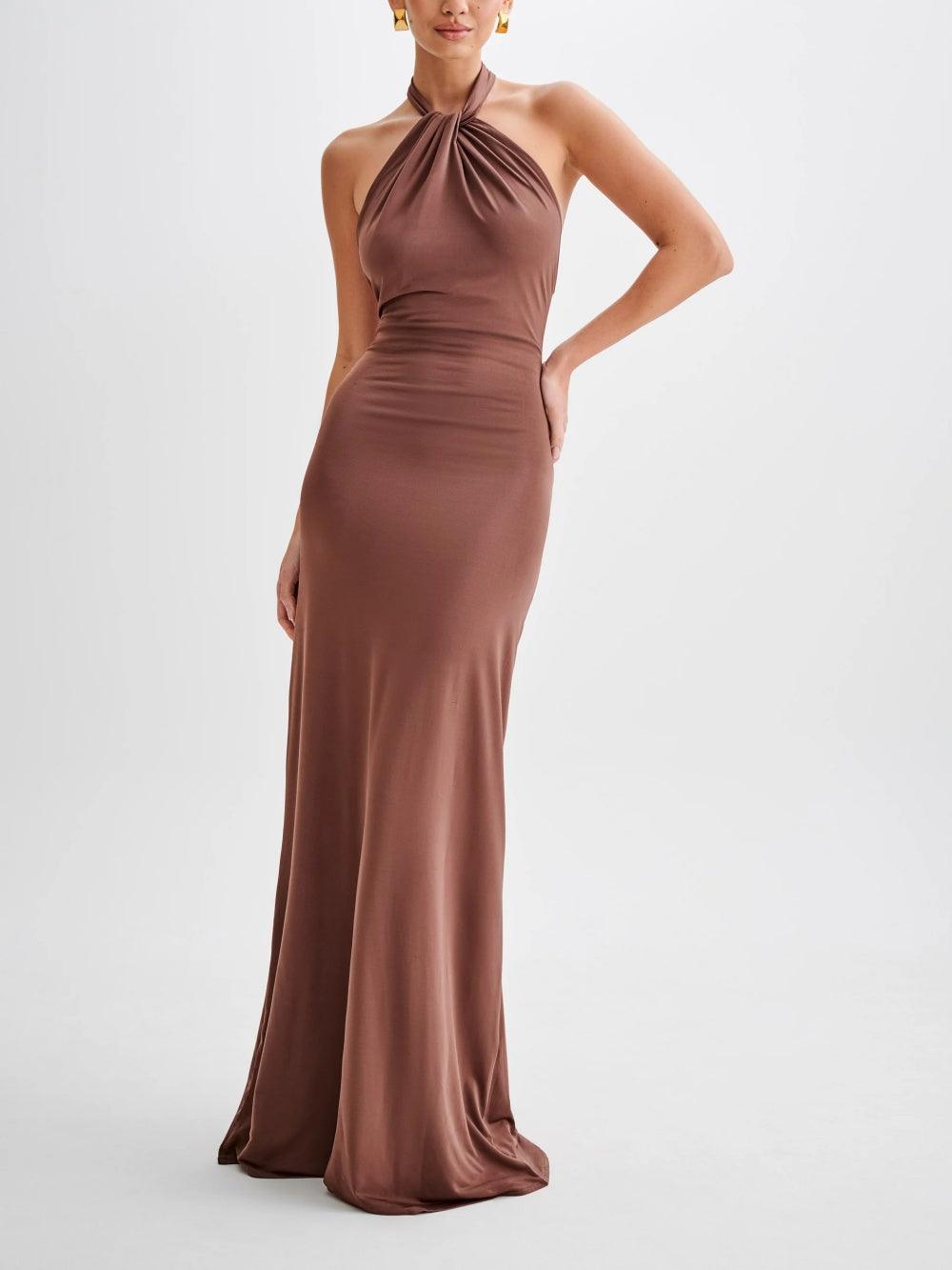 CM | Vestido largo con escote halterneck y estilo elegante para ocasiones especiales