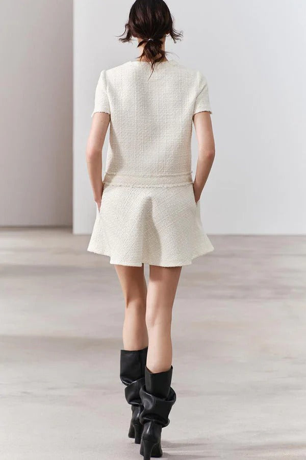 CM | 1960s London Girl tweed texturizado botón dorado manga corta bolsillo mini vestido