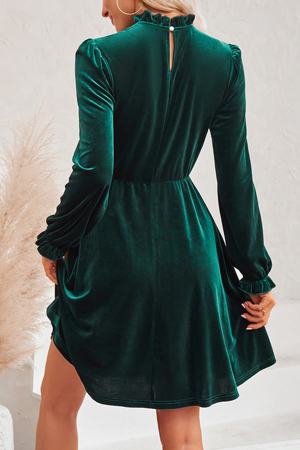 CM | Minivestido de terciopelo de manga larga y cuello alto