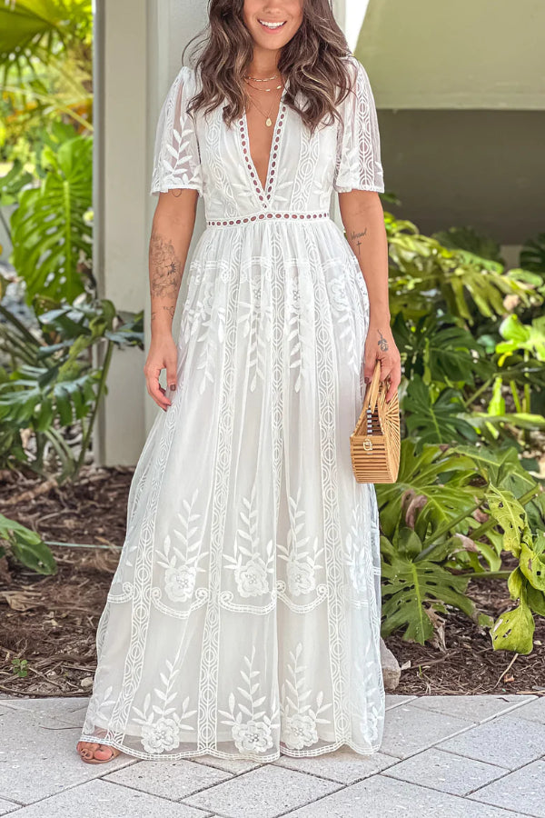 CM | MAXI VESTIDO BLANCO CON OJALES DE ENCAJE