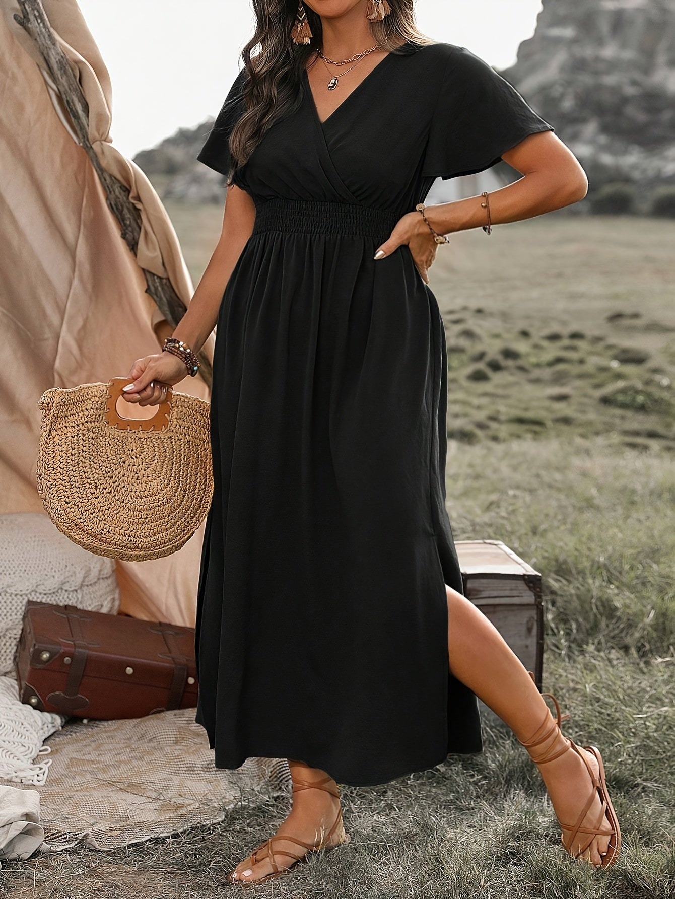CM | Maxi vestido corto con mangas acampanadas y abertura lateral