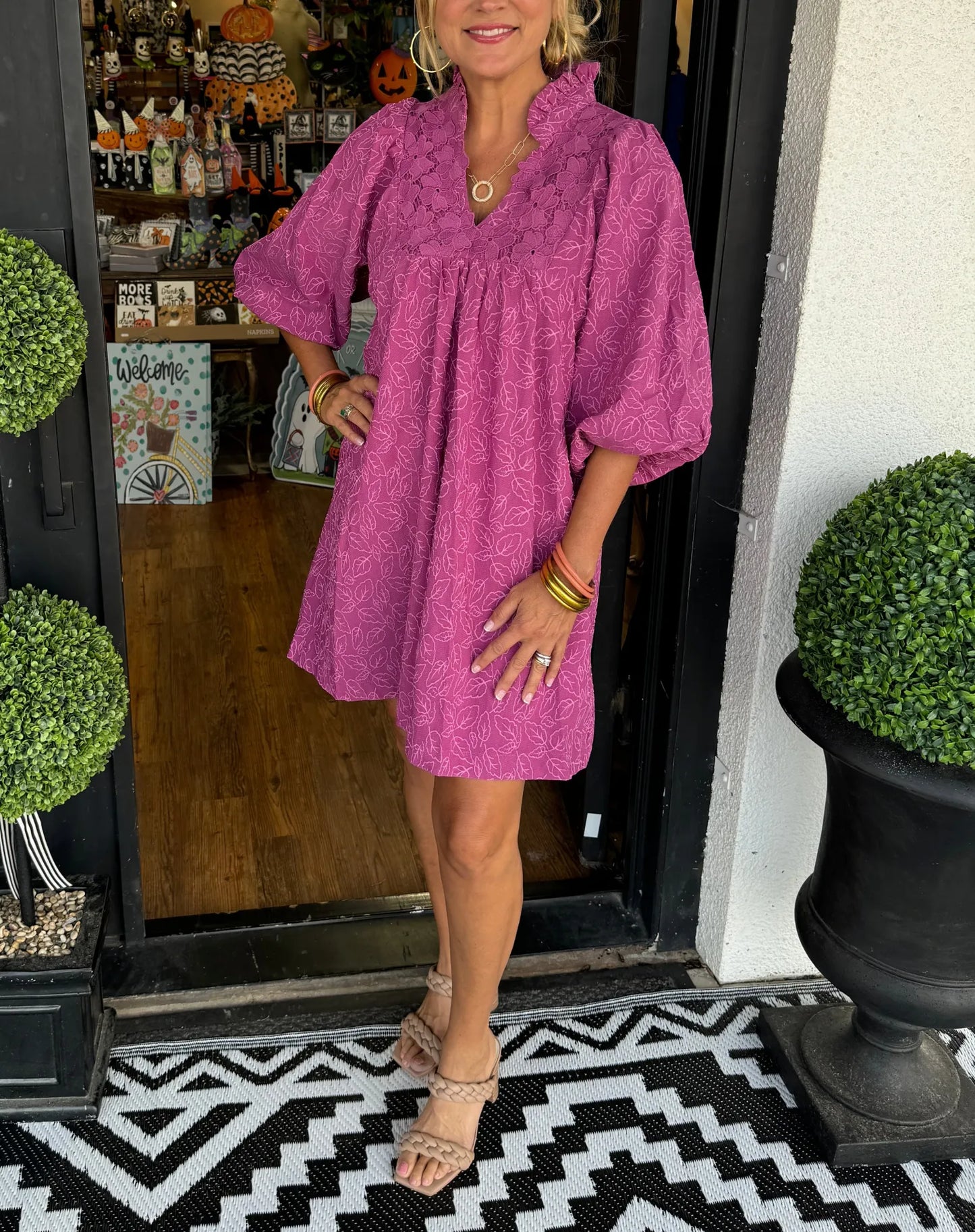CM | Vestido corto de jacquard con mangas abullonadas