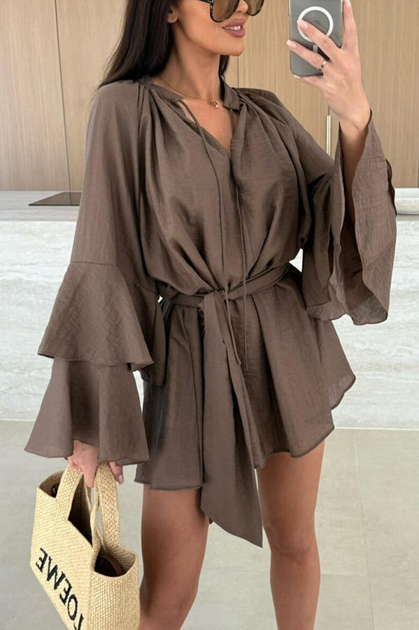CM | Molly Lino Mezcla Tiered Bell Sleeve Tie-up Cover-up Mini Vestido