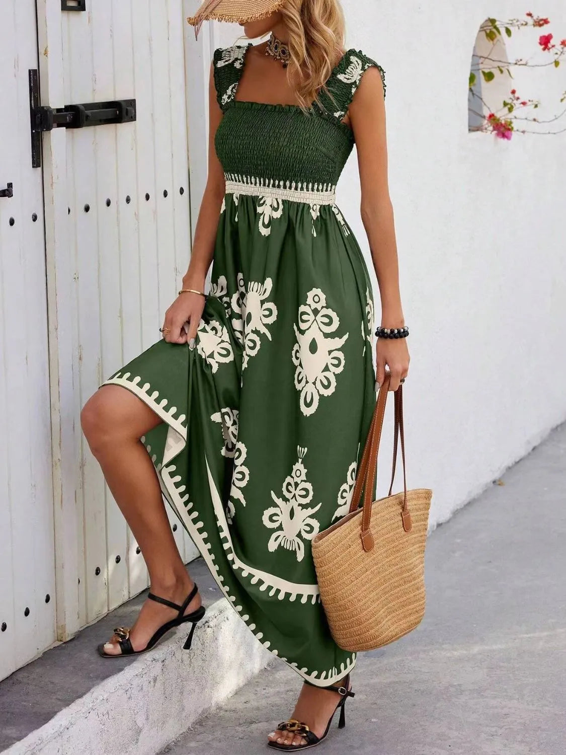 CM | maxi vestido estampado con tirantes anchos y fruncidos