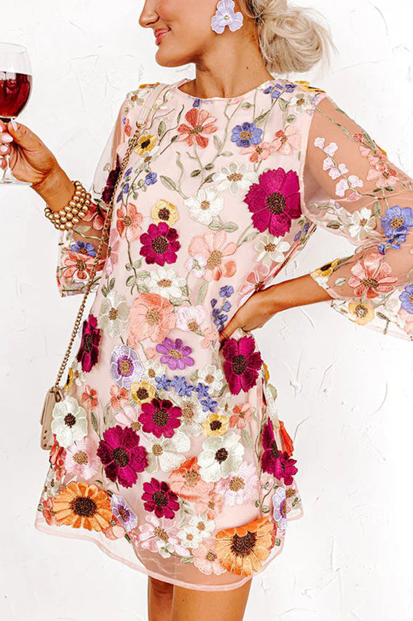 CM | Dahlia Dreaming Mini Vestido de Media Manga con Apliques Florales Bordados