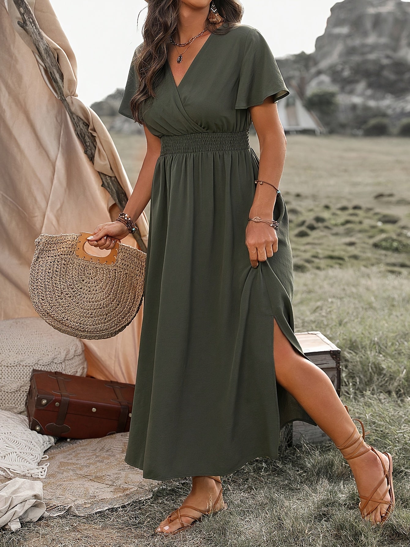 CM | Maxi vestido corto con mangas acampanadas y abertura lateral