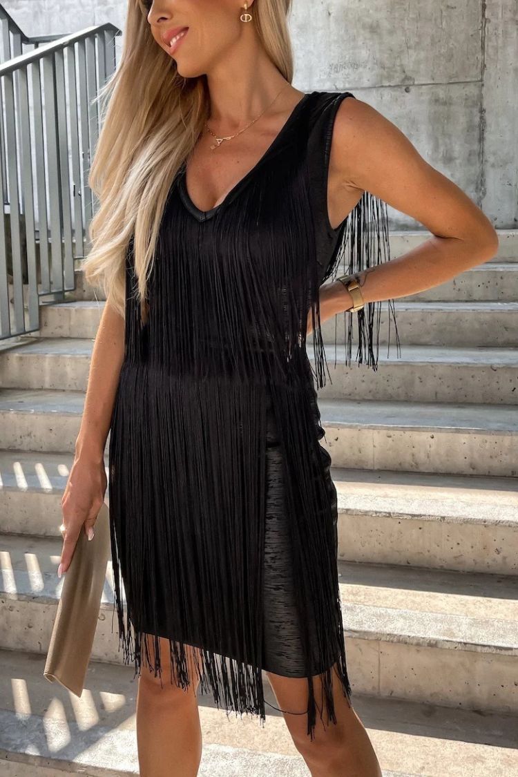CM | Mini vestido sin mangas con escote en V y borlas