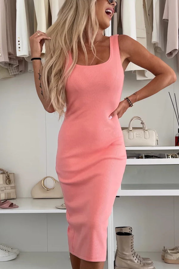 CM | Comodidad y feminidad vestido midi de punto canalé con abertura en la espalda