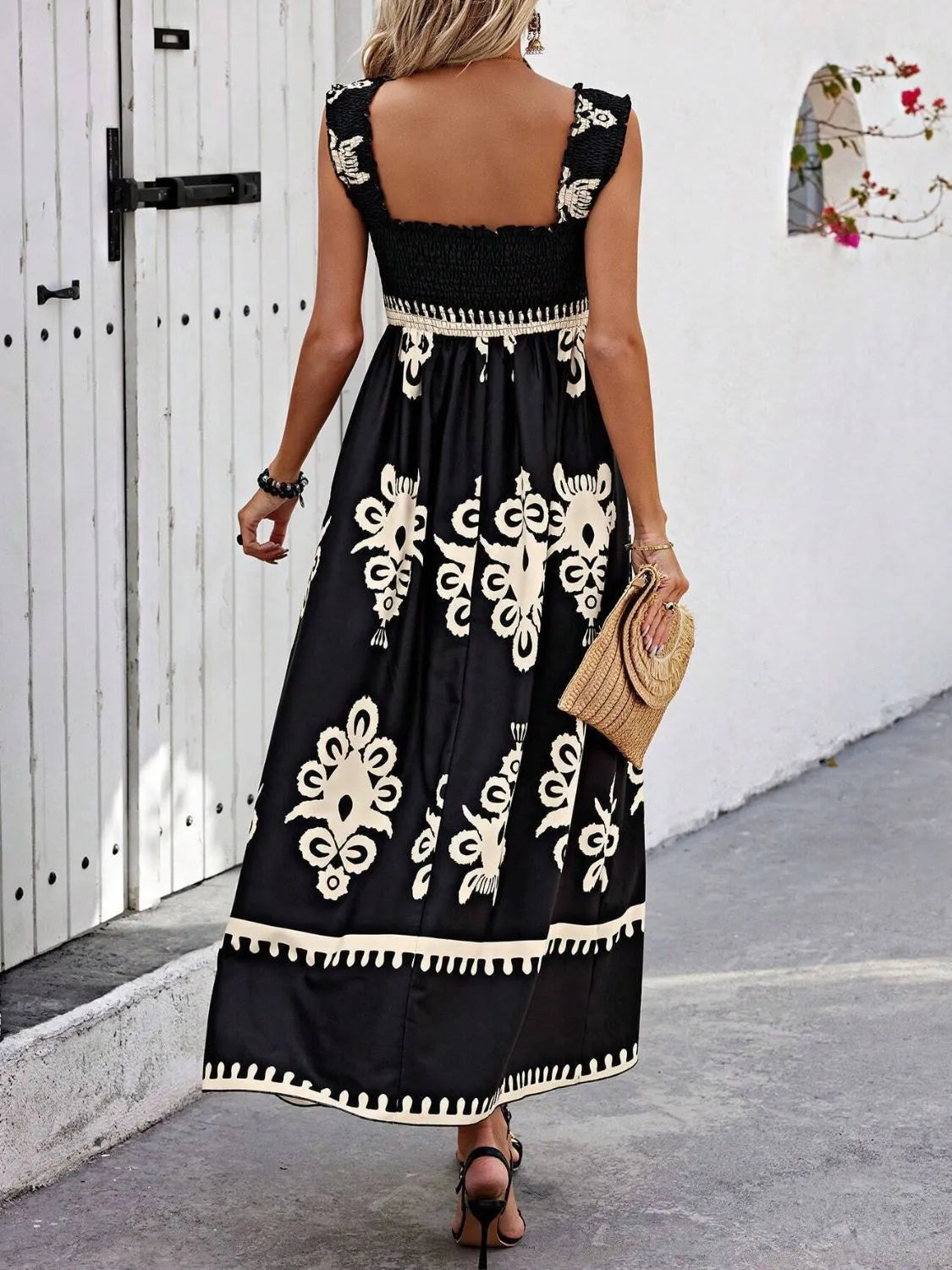 CM | maxi vestido estampado con tirantes anchos y fruncidos