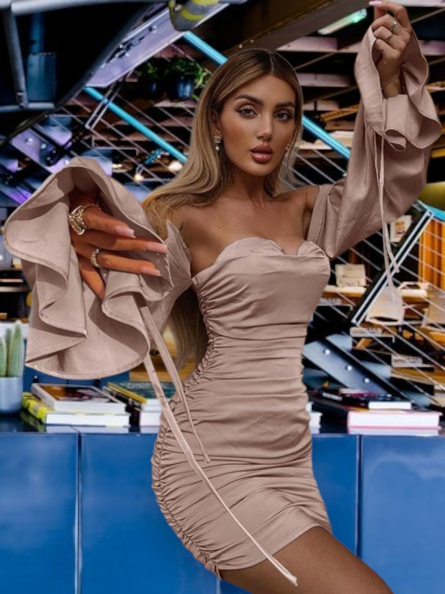 CM | Vestido de mujer sin hombros con detalles de volantes confeccionado en tejido elástico Mini vestido