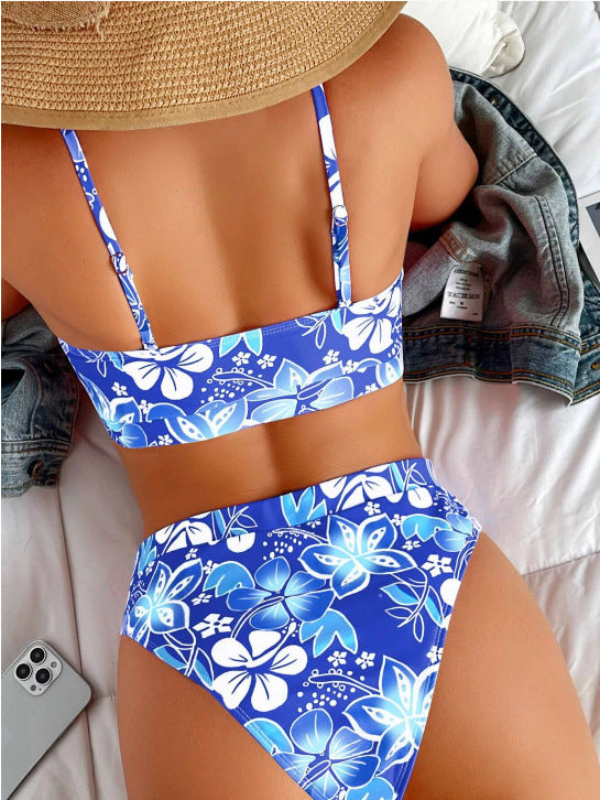 CM | Bikini con flores tropicales