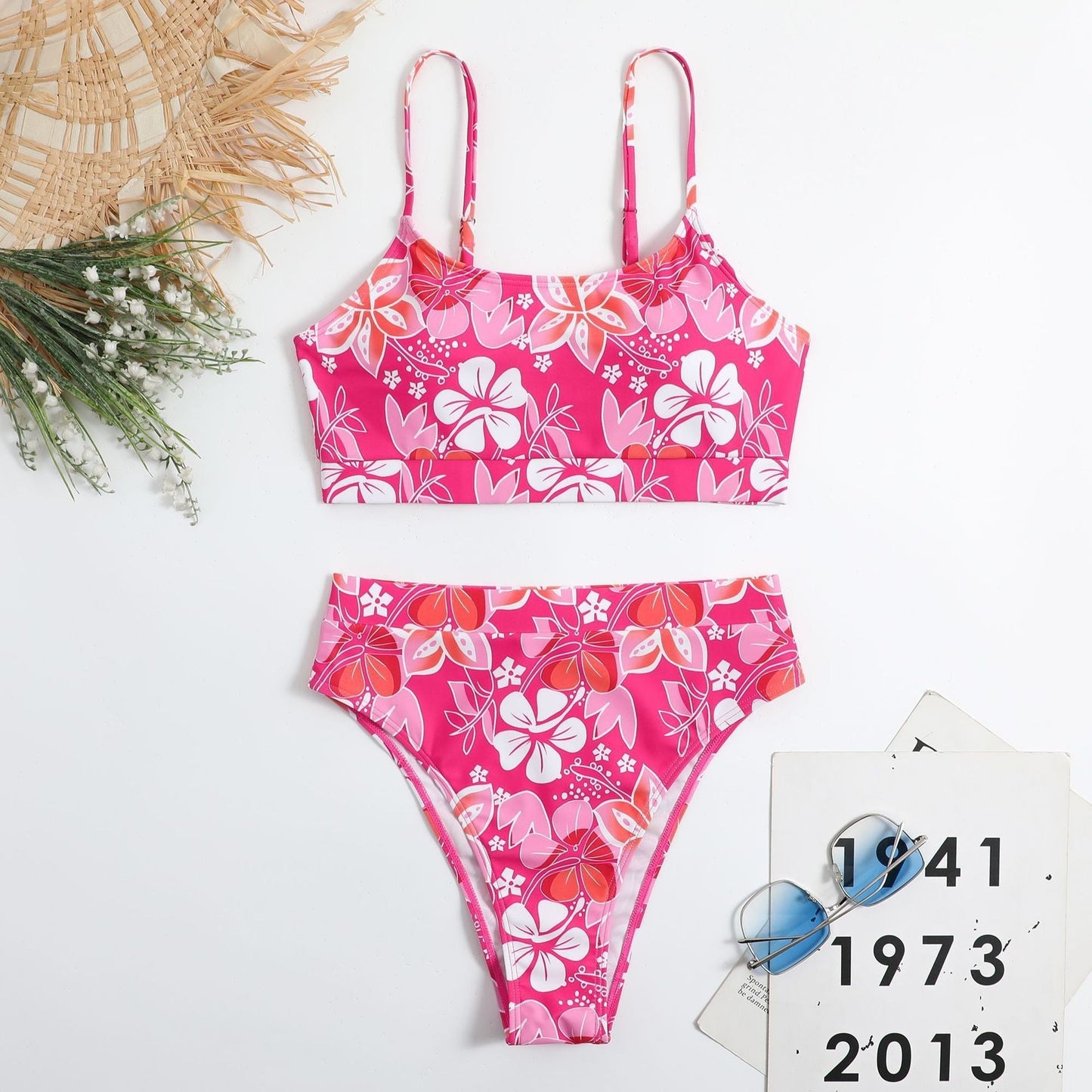 CM | Bikini con flores tropicales