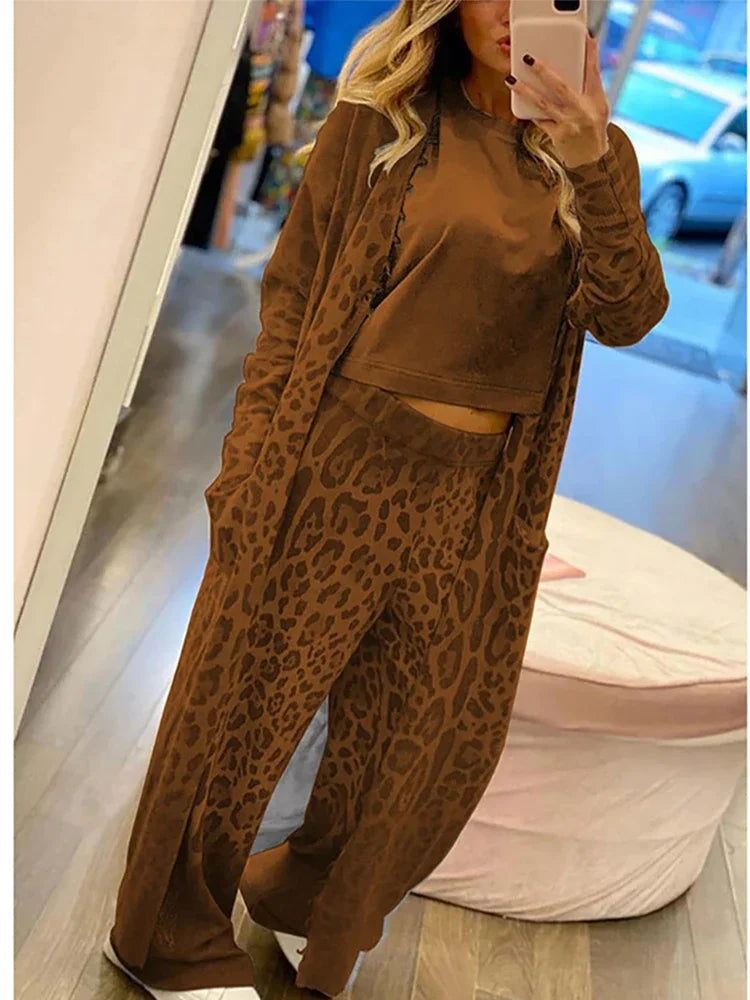 CM | Cárdigan con estampado de leopardo y pantalón