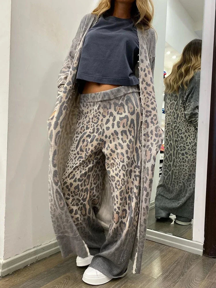 CM | Cárdigan con estampado de leopardo y pantalón