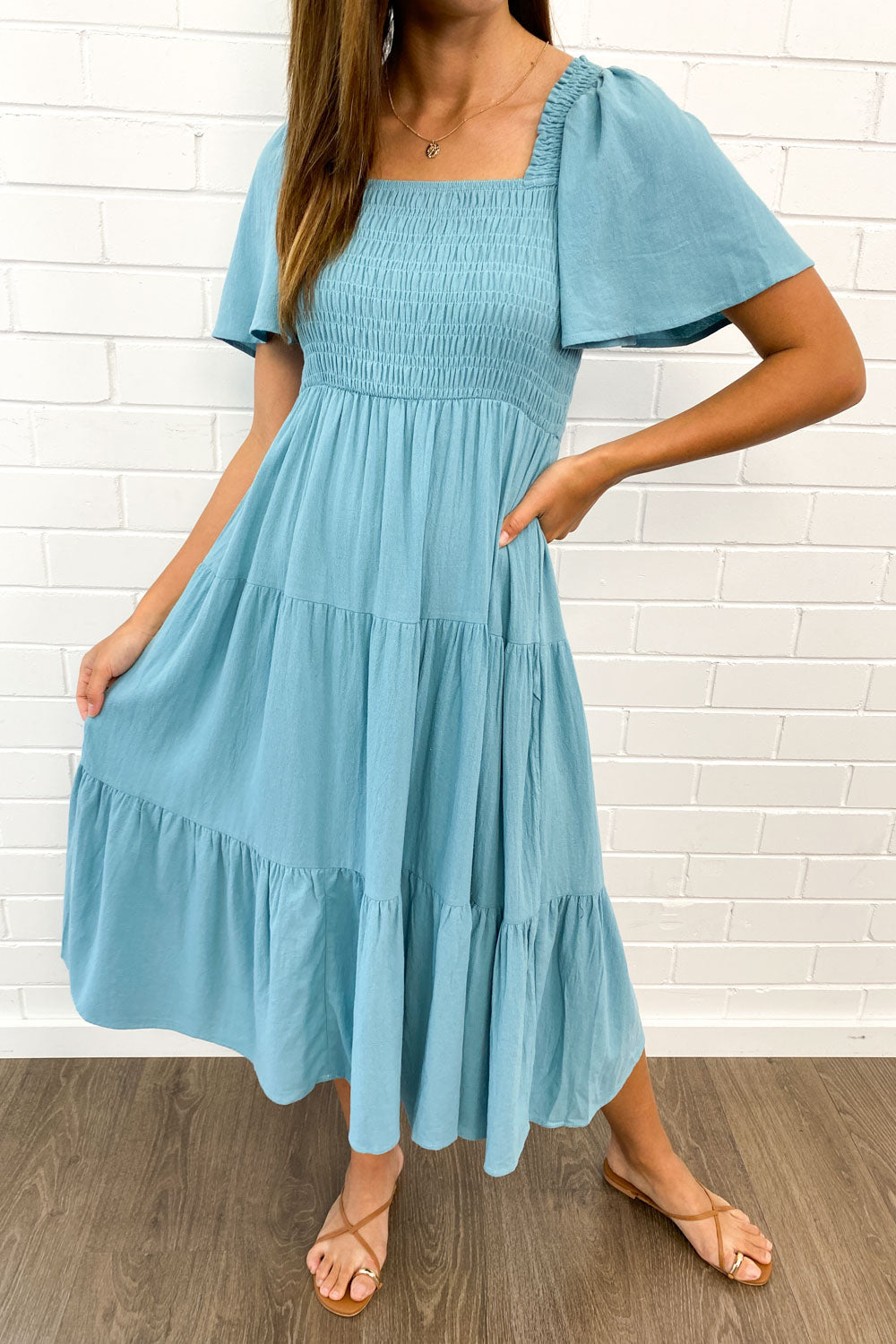 CM | Femenino vestido midi sin hombros