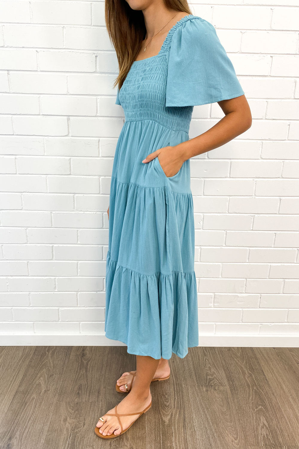 CM | Femenino vestido midi sin hombros
