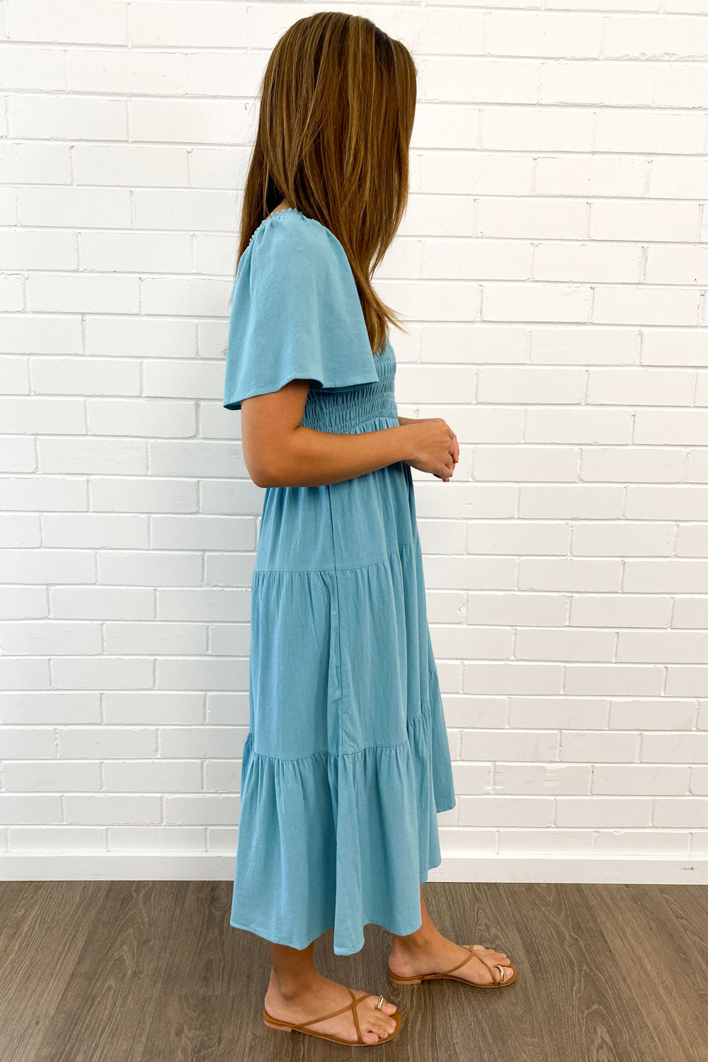 CM | Femenino vestido midi sin hombros