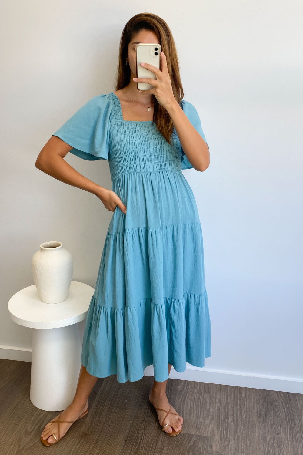 CM | Femenino vestido midi sin hombros
