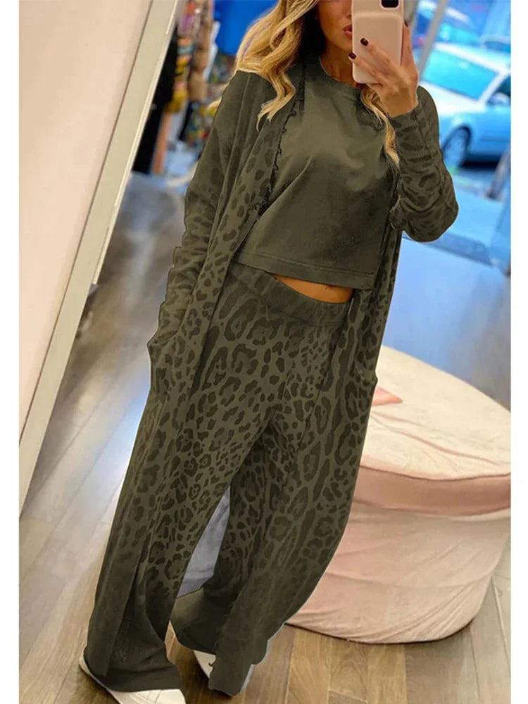 CM | Cárdigan con estampado de leopardo y pantalón