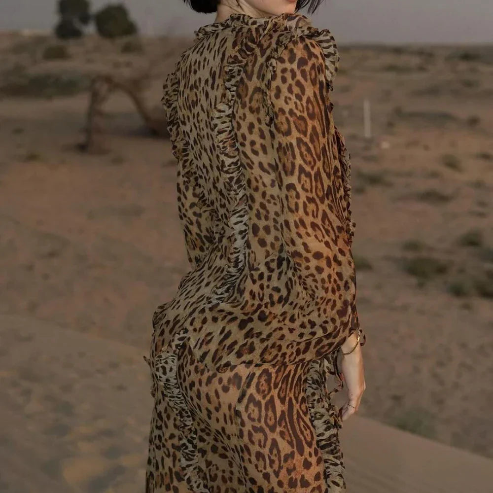 CM | Vestido largo con estampado de leopardo, volantes y abertura alta