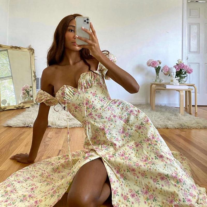 CM | Vestido corto de verano con mangas abullonadas y estampado floral