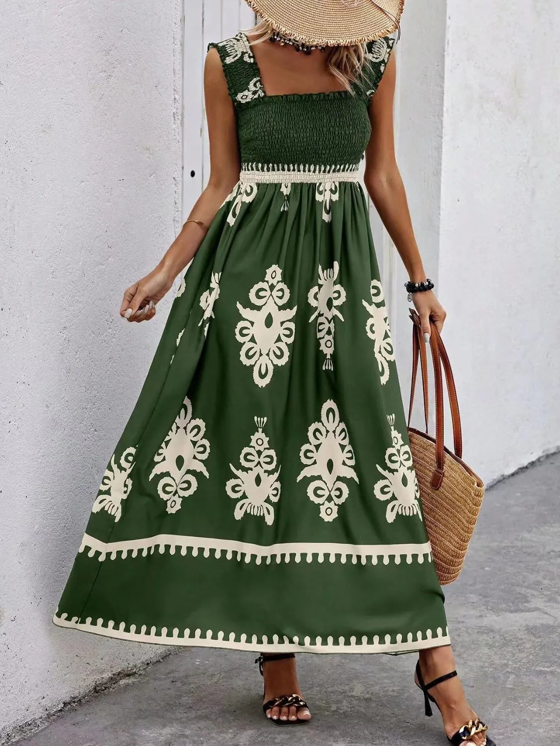 CM | maxi vestido estampado con tirantes anchos y fruncidos
