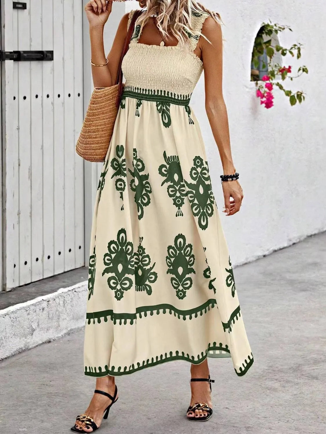 CM | maxi vestido estampado con tirantes anchos y fruncidos