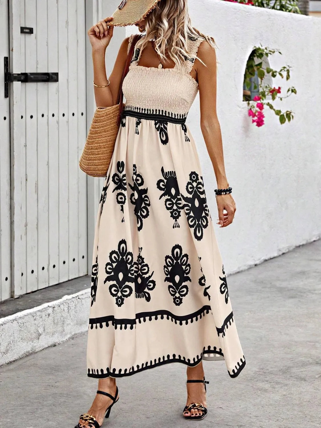 CM | maxi vestido estampado con tirantes anchos y fruncidos