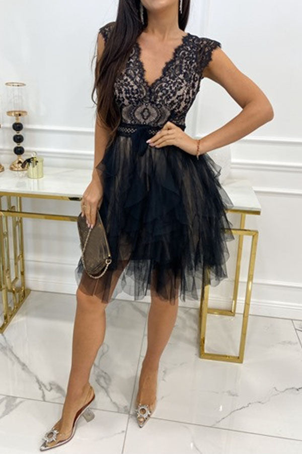 CM | Vestido midi de encaje sin mangas y escote en V