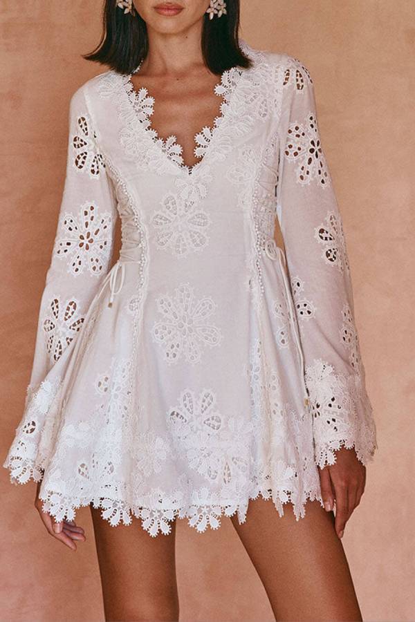 CM | Diaz Bordado Tejido Hueco Delicado Adorno Floral Manga Larga Cordón Lateral Mini Vestido