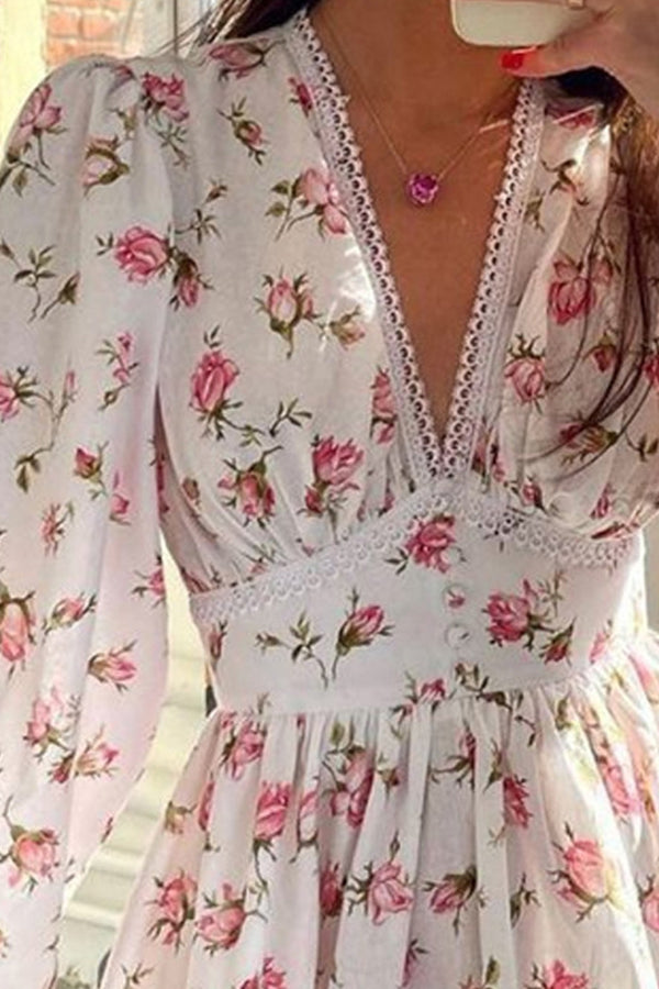 CM | Vestido corto de encaje con escote en V