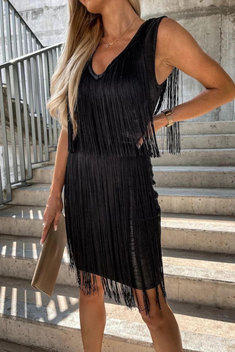 CM | Mini vestido sin mangas con escote en V y borlas