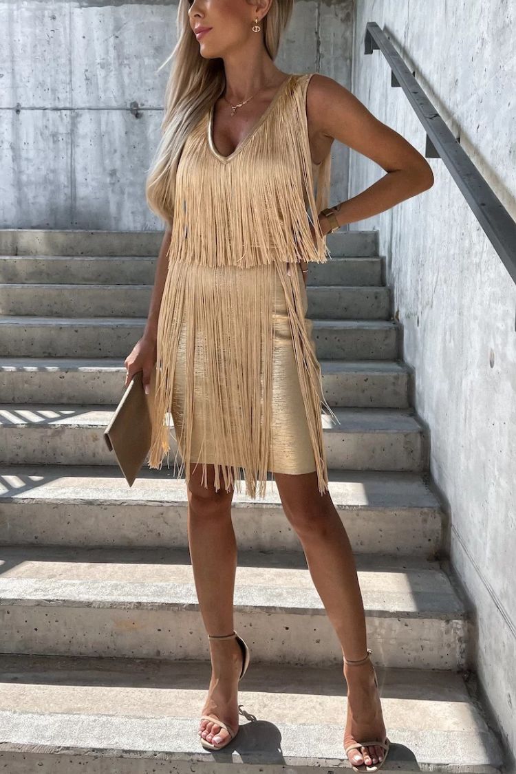 CM | Mini vestido sin mangas con escote en V y borlas