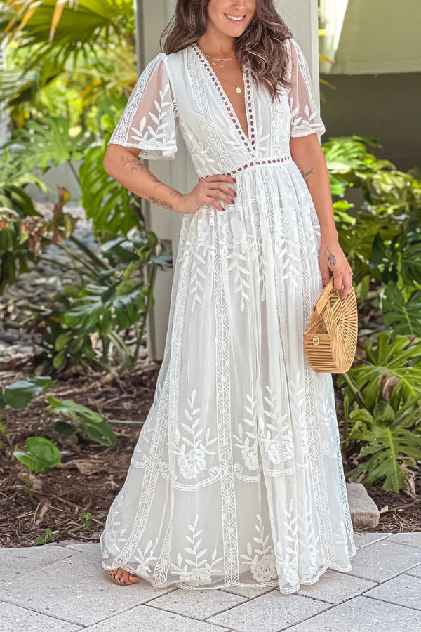CM | MAXI VESTIDO BLANCO CON OJALES DE ENCAJE