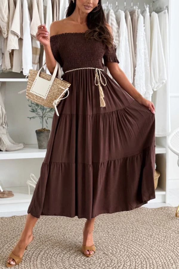 CM | Vestido midi de color liso con hombros al descubierto y cintura plisada
