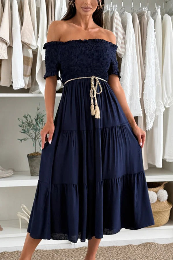 CM | Vestido midi de color liso con hombros al descubierto y cintura plisada