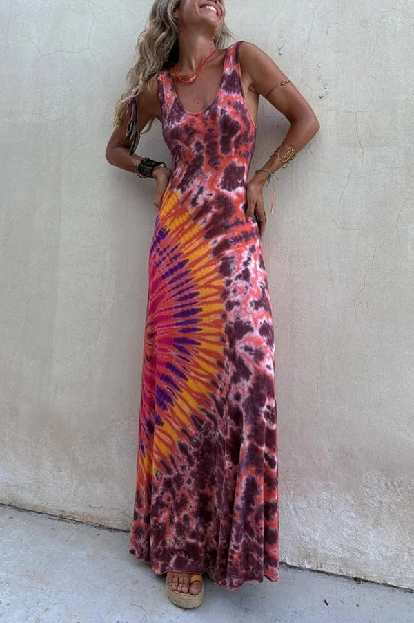 CM | Boho Happiness maxi vestido elástico con lazada en la espalda y estampado Tie-dye (con sujetador integrado)