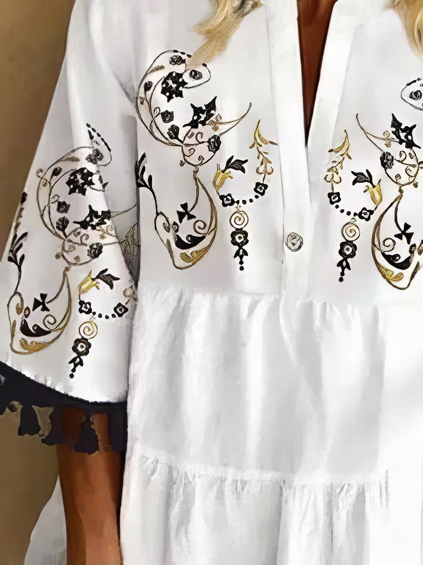 CM | Minivestido de flecos con estampado floral y escote en V