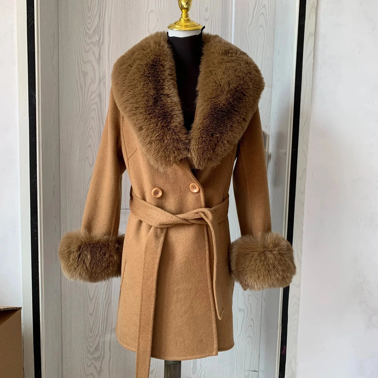 CM | Abrigo de invierno clásico y elegante