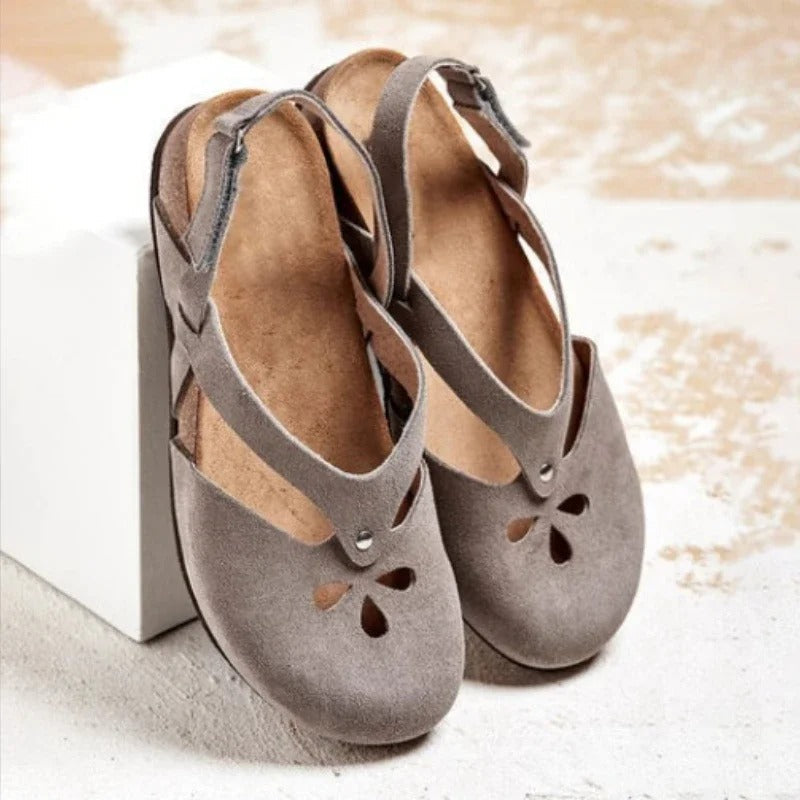 CM | Sandalias con tiras en la espalda