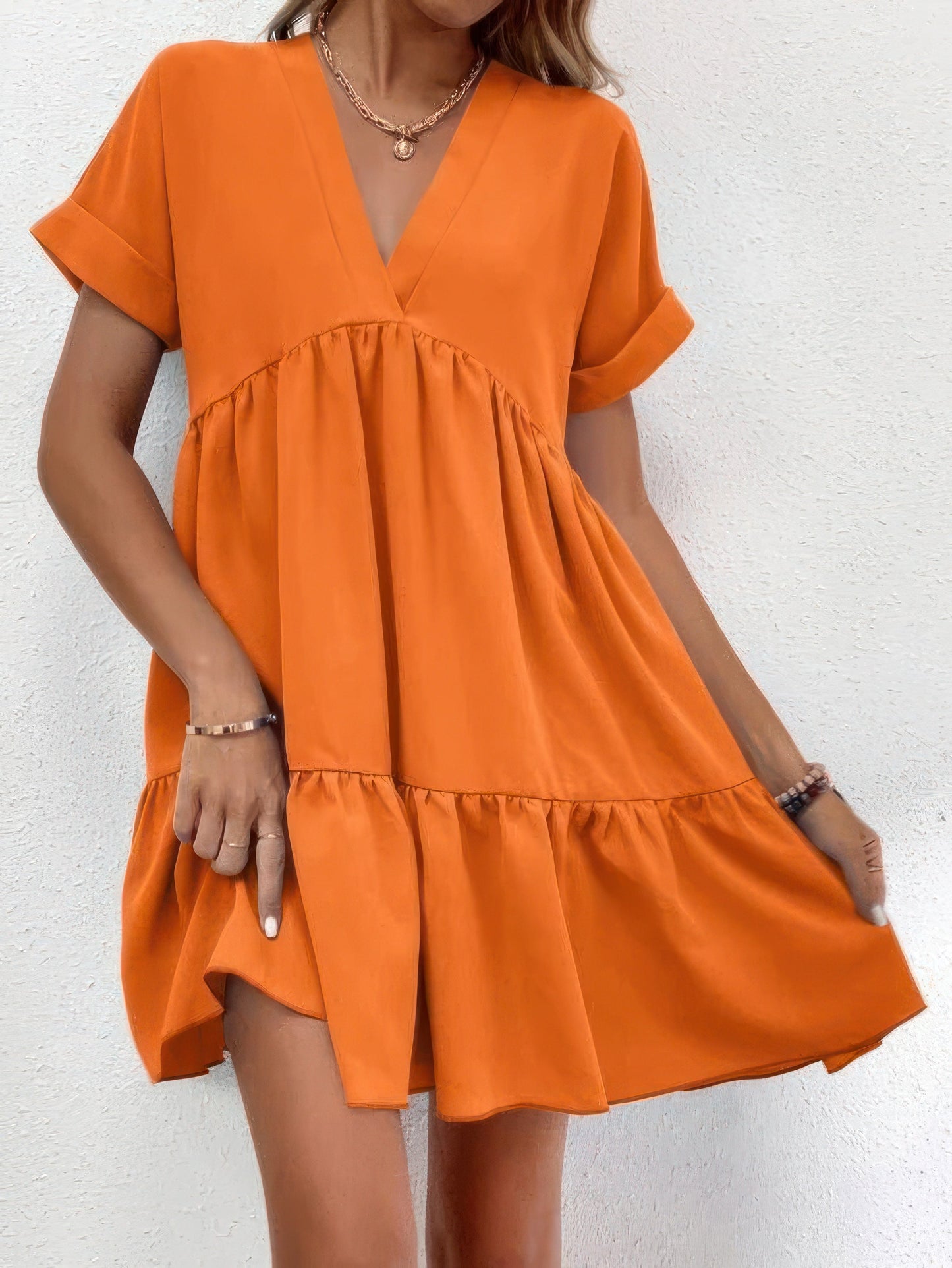 CM | Minivestido de manga corta con cuello en V liso