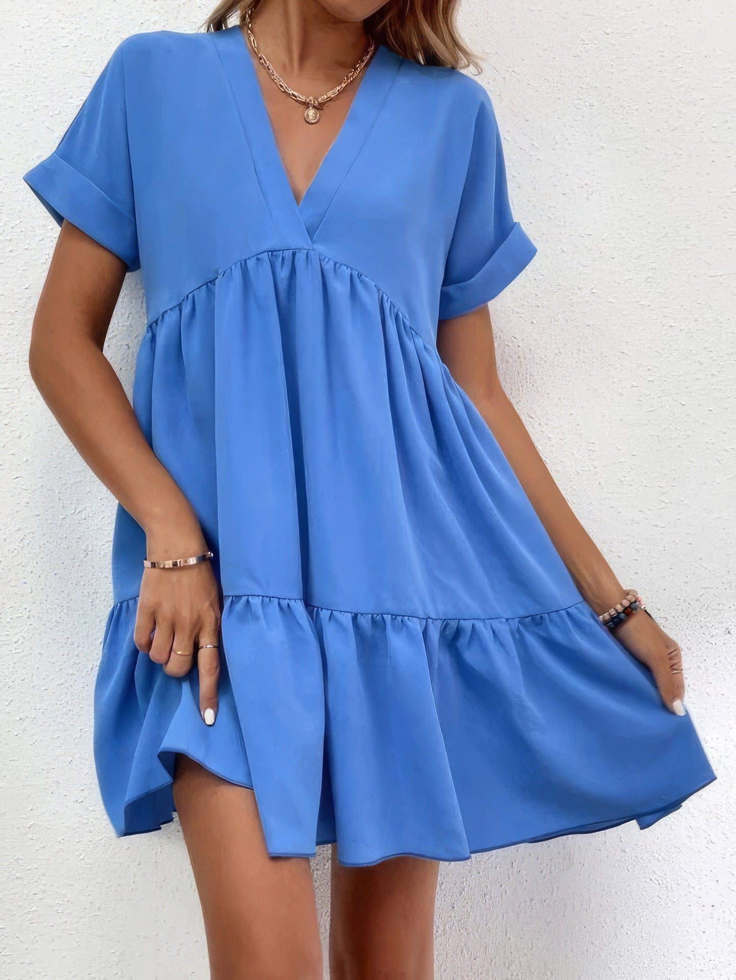 CM | Minivestido de manga corta con cuello en V liso