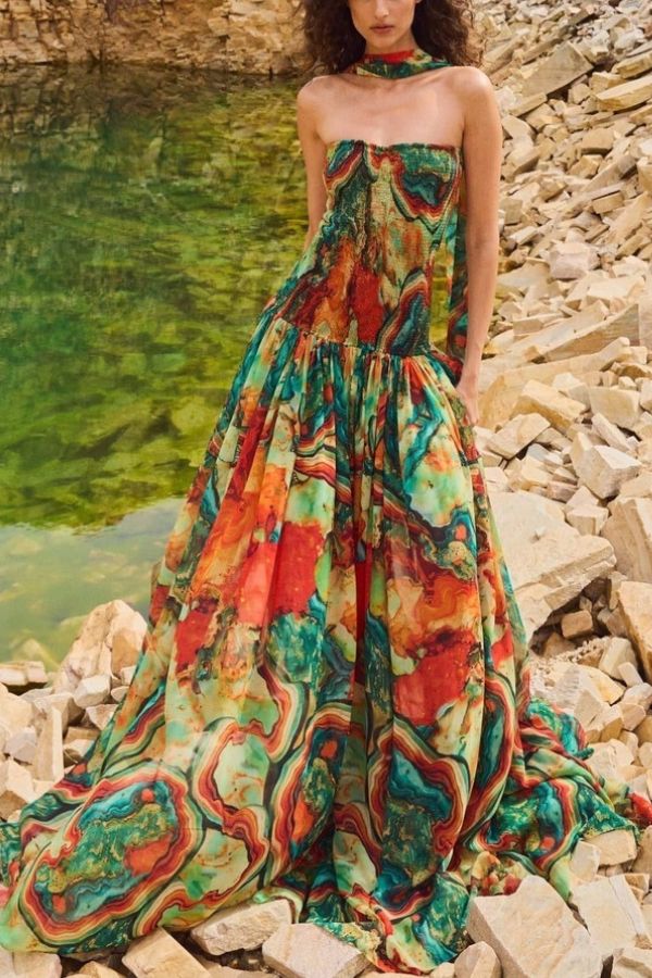 CM | Vacay Vibes Vestido maxi con hombros al descubierto y estampado de lava de colores con pañuelo fruncido
