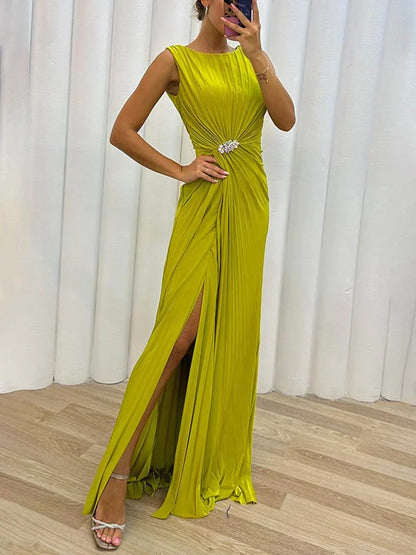 CM | Atemporal y favorecedor maxi vestido dividido