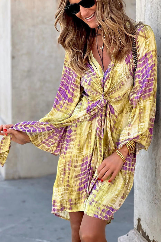 CM | Take Me Away Minivestido con cintura de corbata y estampado Tie Dye